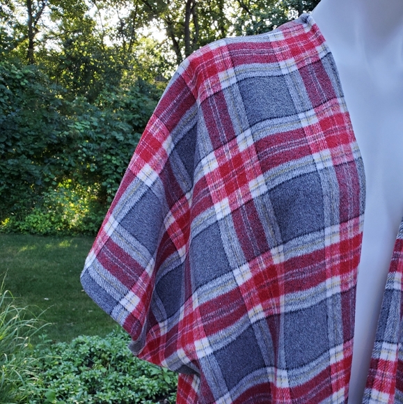 Kori America Red and Gray Plaid Flannel Wrap NWT - Picture 5 of 12